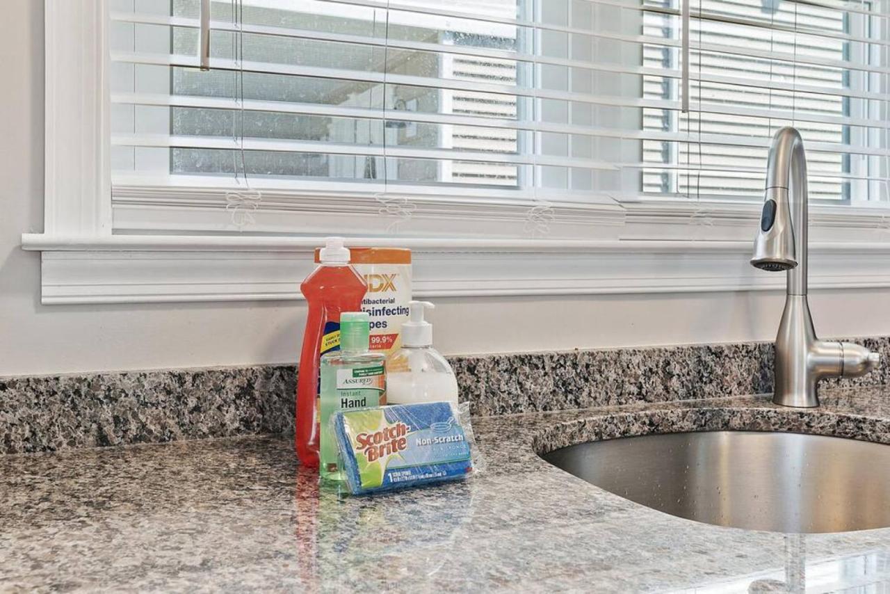 Spectacular 3 Bedroom One Block To The * Brigantine