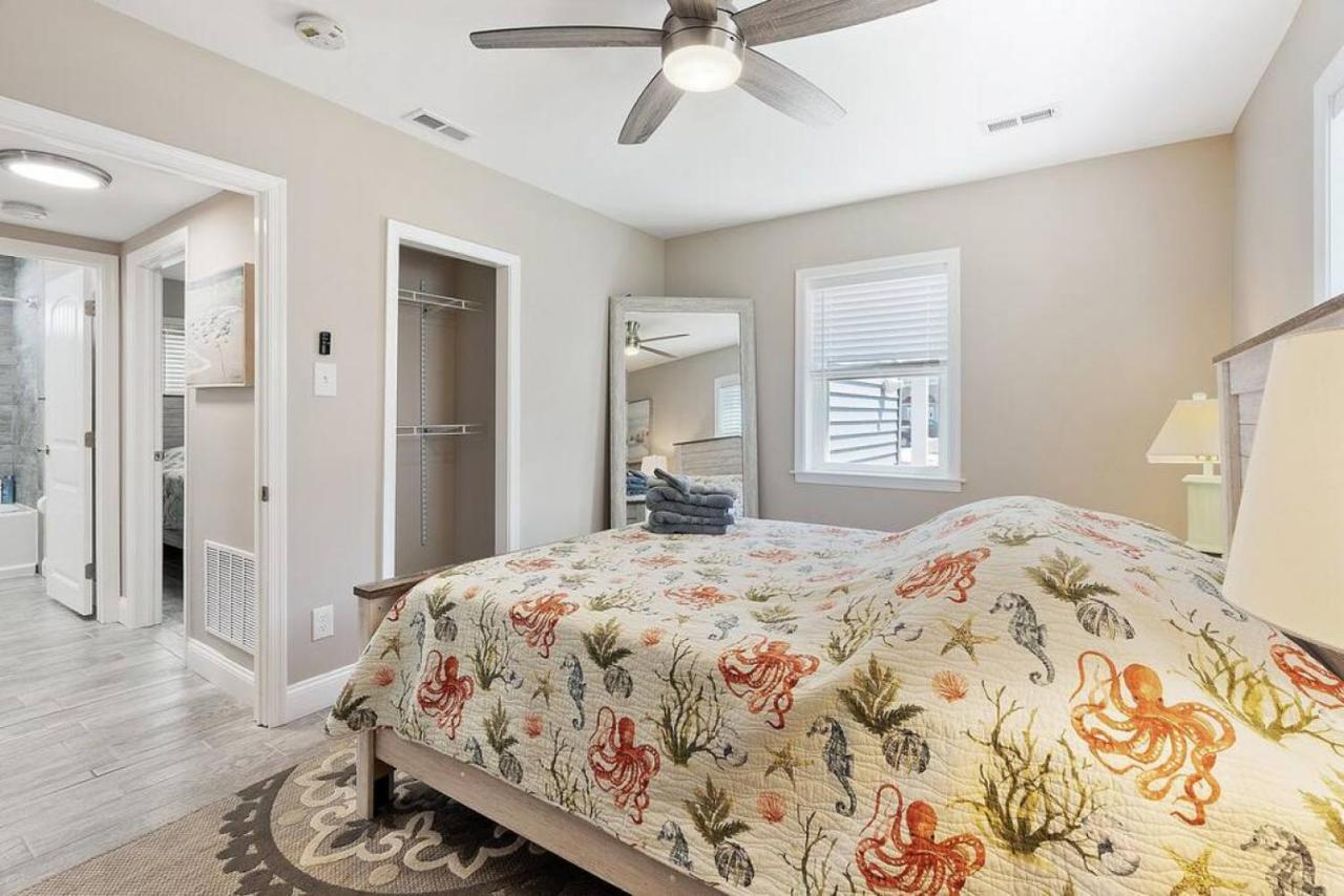 Holiday home Spectacular 3 Bedroom One Block To The *
