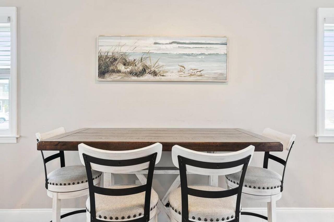 Hébergement de vacances Spectacular 3 Bedroom One Block To The