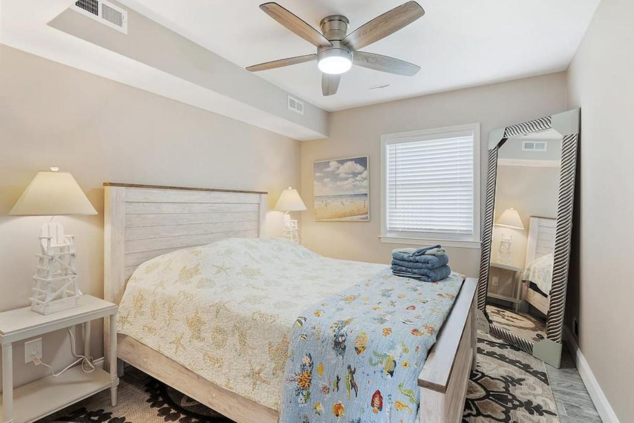Hébergement de vacances Spectacular 3 Bedroom One Block To The *